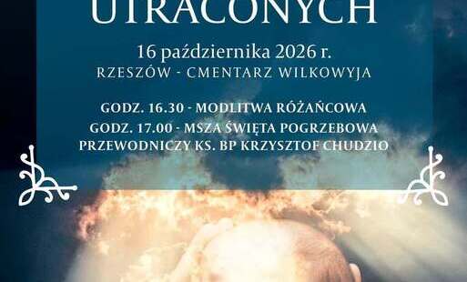 Na zdjęciu noworodek trzymany w dłoniach